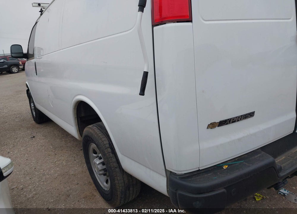 2023 CHEVROLET EXPRESS CARGO RWD 2500 REGULAR WHEELBASE WT VIN: 1GCWGAFP0P1104007