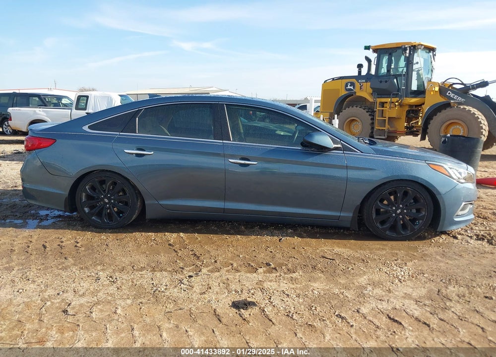 2016 HYUNDAI SONATA VIN: 5NPE24AF2GH304843