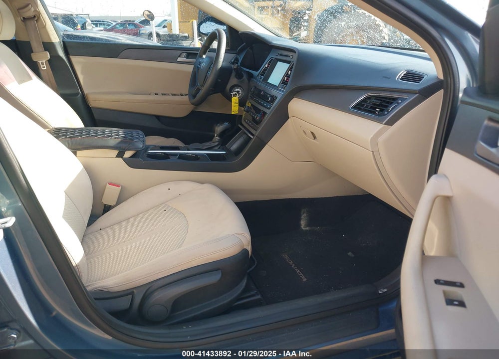 2016 HYUNDAI SONATA VIN: 5NPE24AF2GH304843