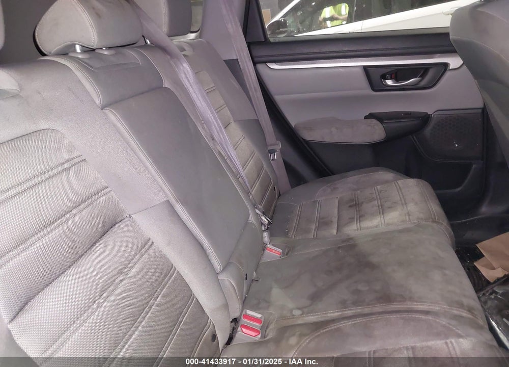 2018 HONDA CR-V LX VIN: 2HKRW6H33JH225461