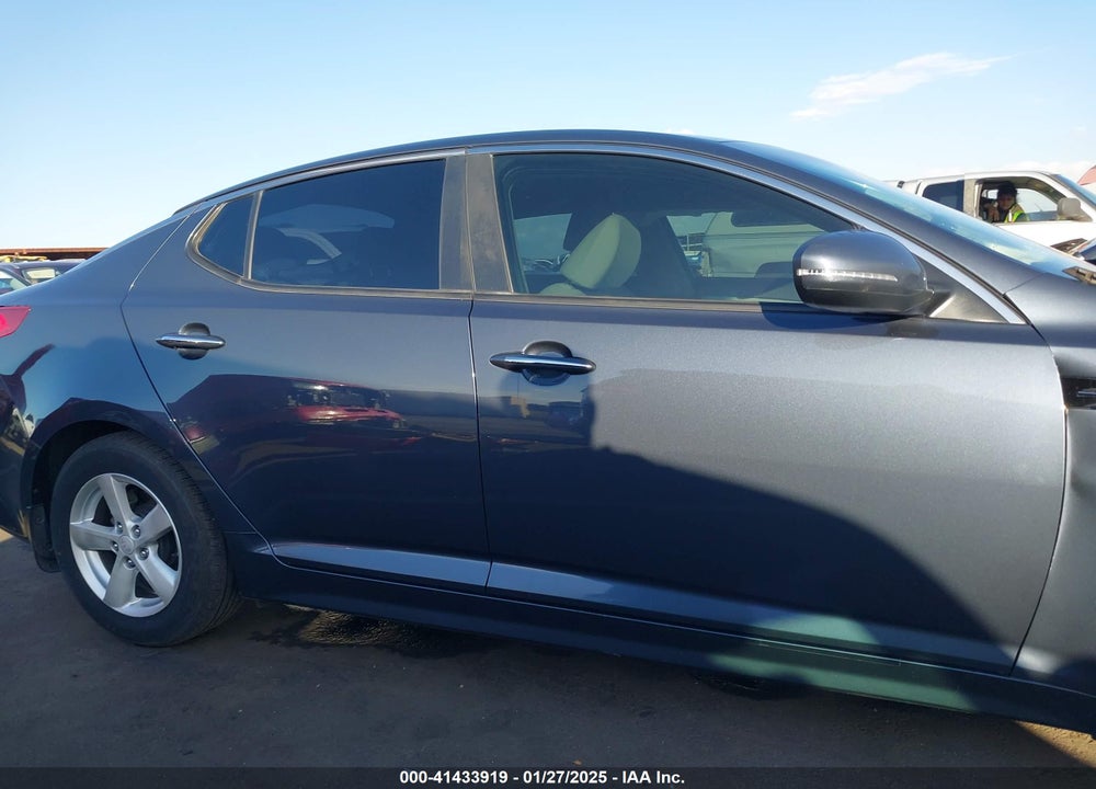 2015 KIA OPTIMA VIN: KNAGM4A74F5570341