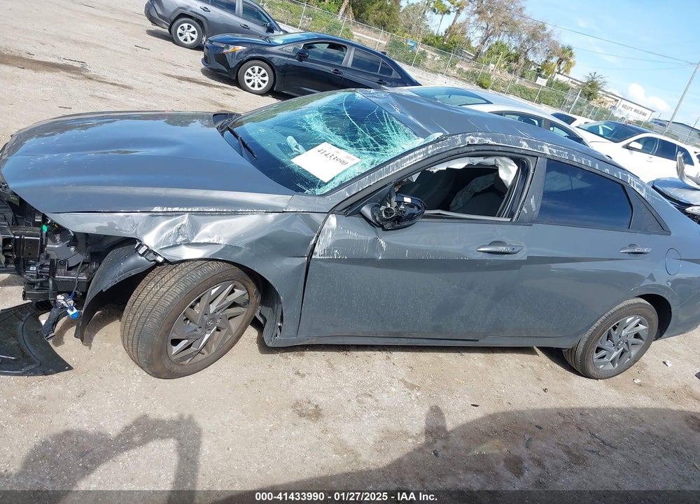 2024 HYUNDAI ELANTRA VIN: KMHLM4DG1RU831802