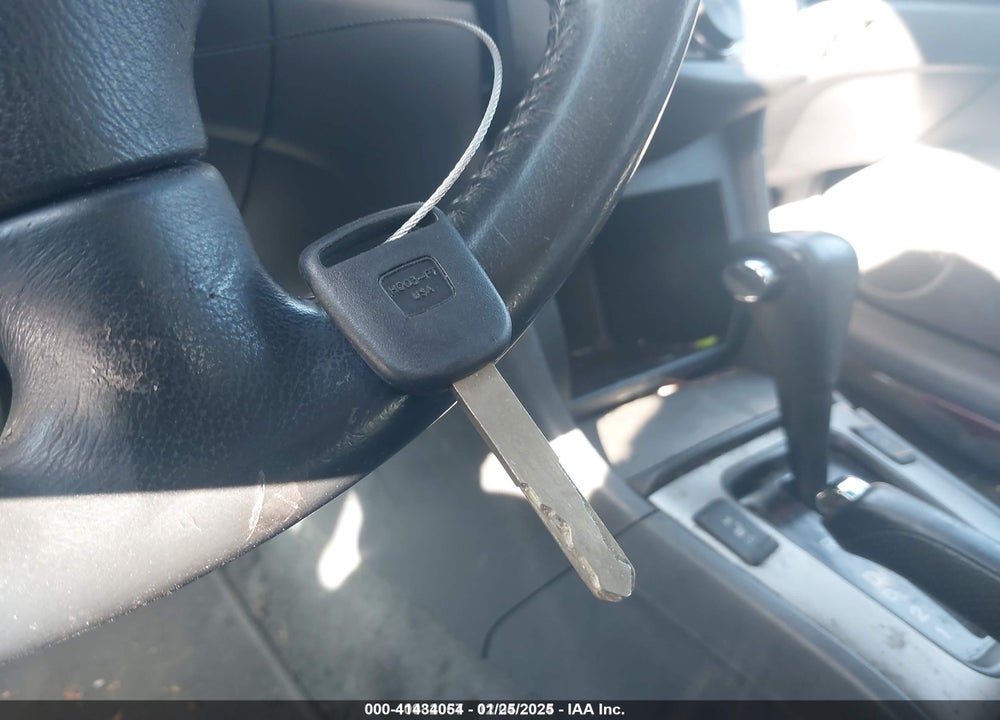 2003 HONDA ACCORD 3.0 EX VIN: 1HGCM66503A102308
