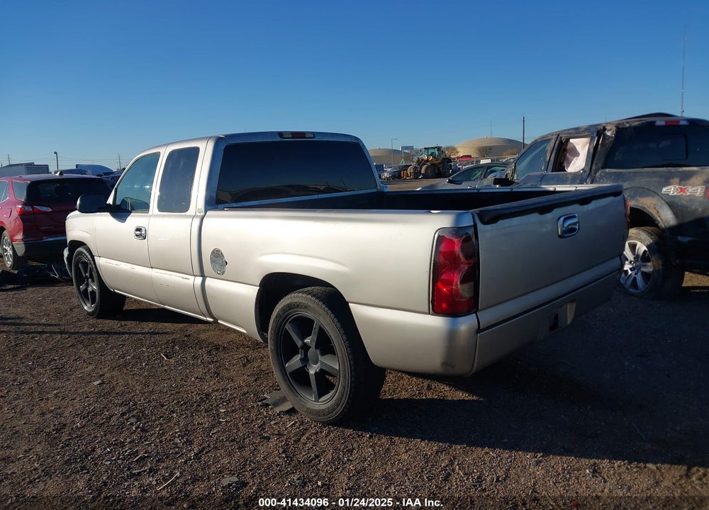 2004 CHEVROLET SILVERADO 1500 LS VIN: 2GCEC19TX41167816