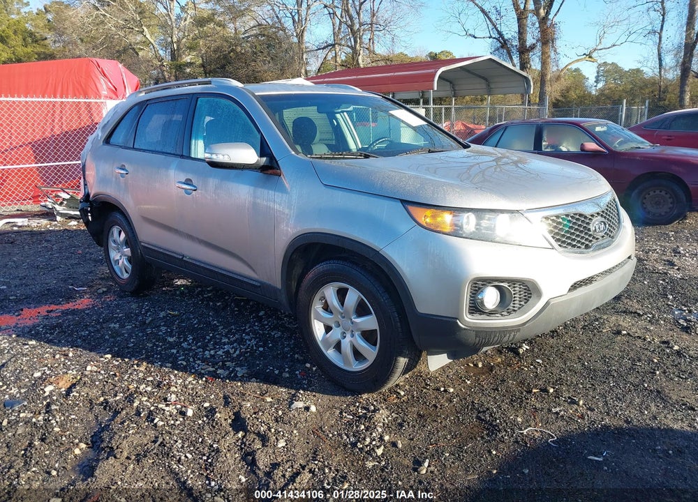 2013 KIA SORENTO LX VIN: 5XYKT3A61DG424811