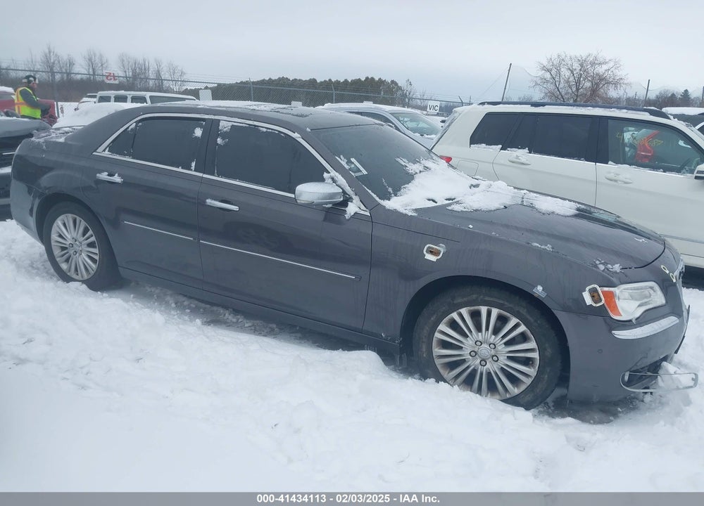 2013 CHRYSLER 300C JOHN VARVATOS LUXURY EDITION AWD VIN: 2C3CCAJTXDH621920