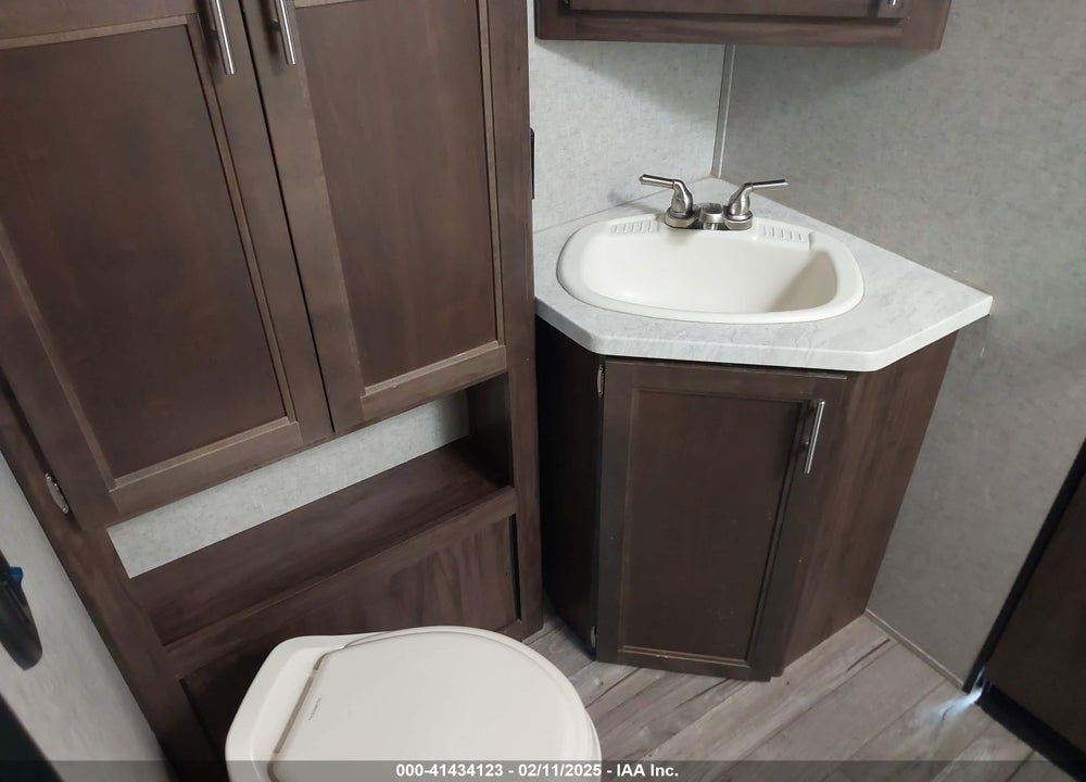 2019 FOREST RIVER WOLF PACK TRAVEL TRAILER VIN: 5ZT2CTPB0K1212451