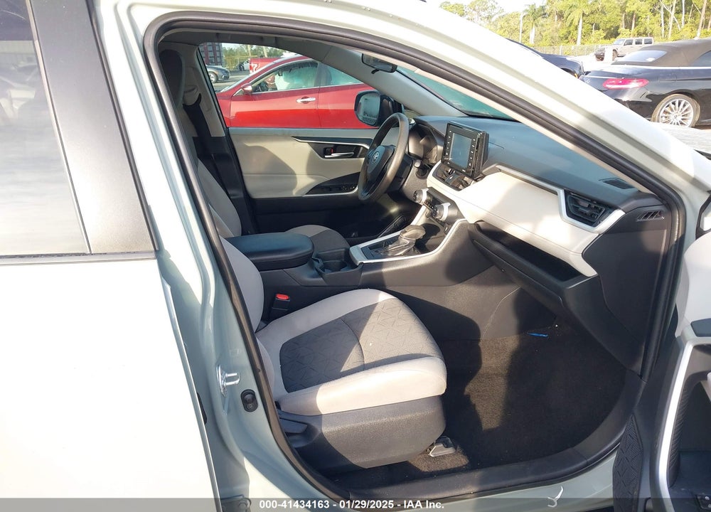 2020 TOYOTA RAV4 XLE VIN: 2T3W1RFV7LW060453