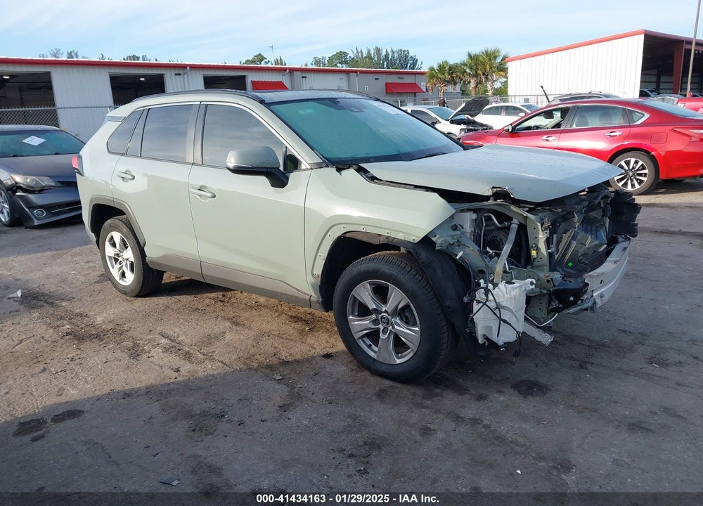 2020 TOYOTA RAV4 XLE VIN: 2T3W1RFV7LW060453