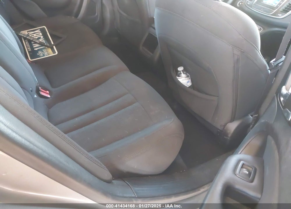 2016 CHRYSLER 200 VIN: 1C3CCCAB5GN140911