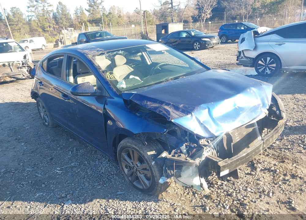 2017 HYUNDAI ELANTRA VIN: 5NPD84LF9HH006606
