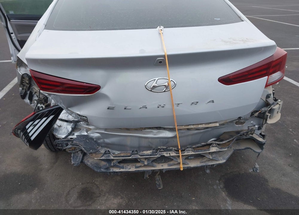 2019 HYUNDAI ELANTRA VIN: KMHD84LF7KU773329