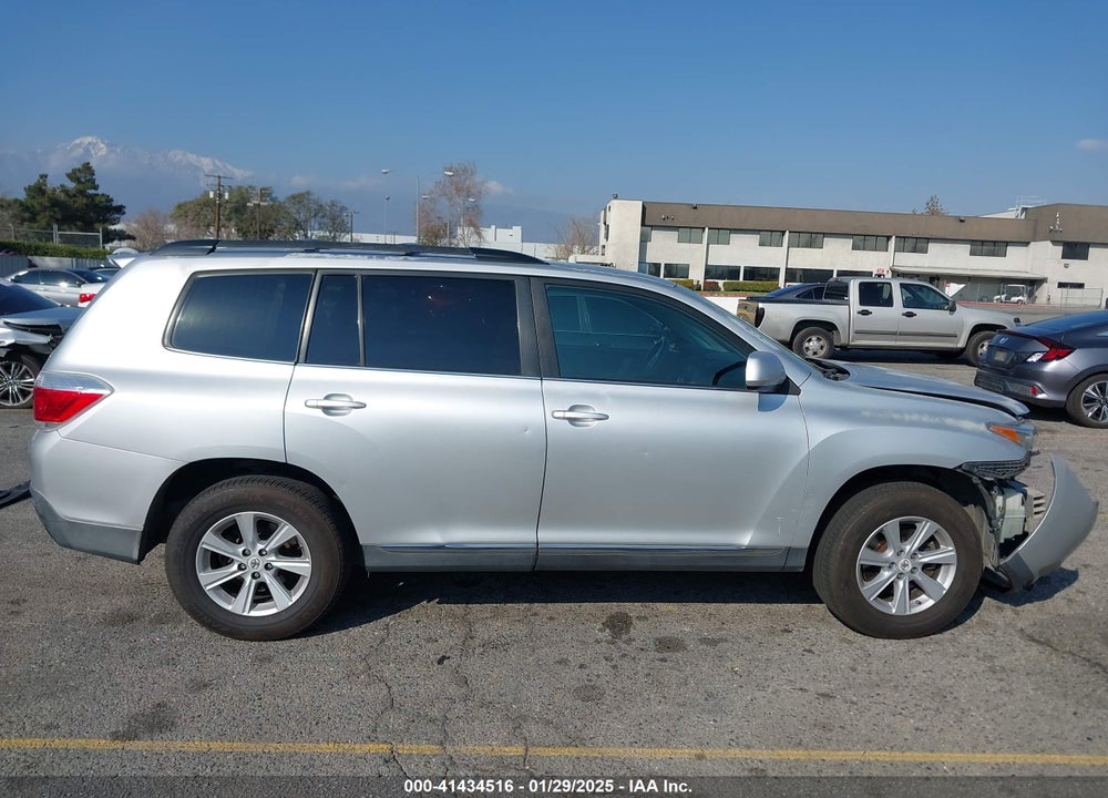 2011 TOYOTA HIGHLANDER VIN: 5TDZK3EH4BS039725