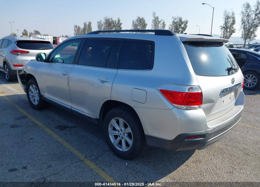 2011 TOYOTA HIGHLANDER VIN: 5TDZK3EH4BS039725
