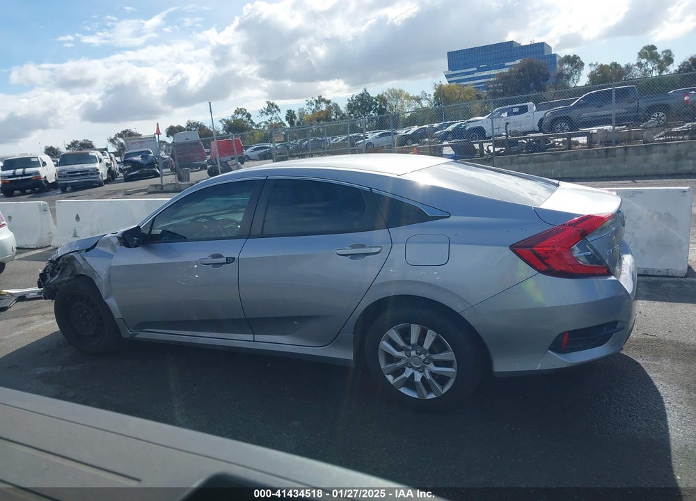2018 HONDA CIVIC VIN: 2HGFC2F50JH533173