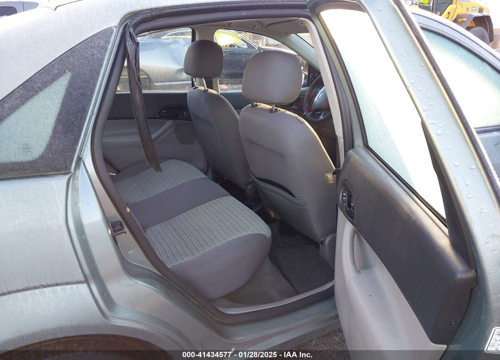 2006 FORD FOCUS ZX4 VIN: 1FAHP34N36W156986