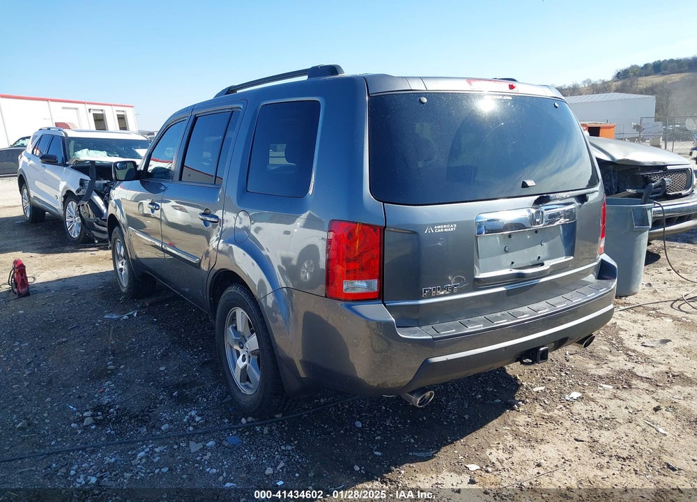 2011 HONDA PILOT VIN: 5FNYF3H41BB044684