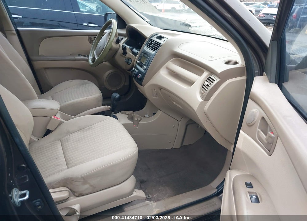2009 KIA SPORTAGE VIN: KNDJF724897568318