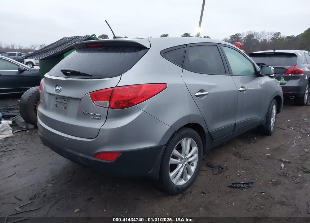 2010 HYUNDAI TUCSON LIMITED VIN: KM8JU3AC5AU101852