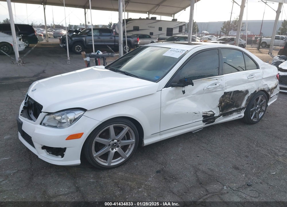 2014 MERCEDES-BENZ C 250 LUXURY/SPORT VIN: WDDGF4HB5EG241695
