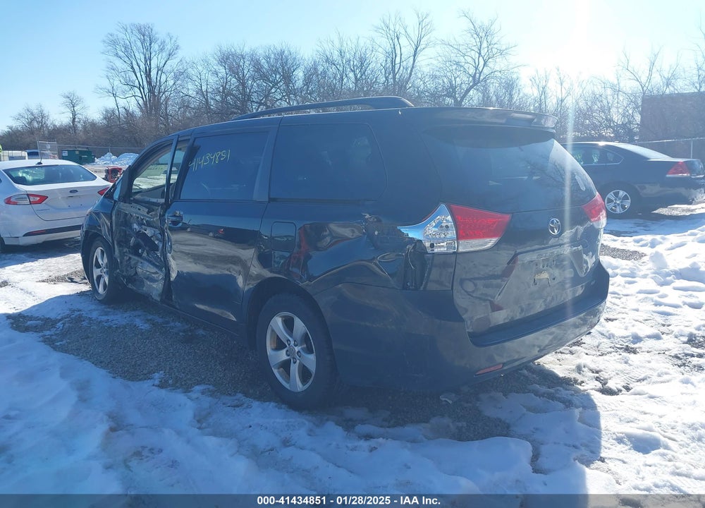 2011 TOYOTA SIENNA LE V6 VIN: 5TDKK3DC0BS140624