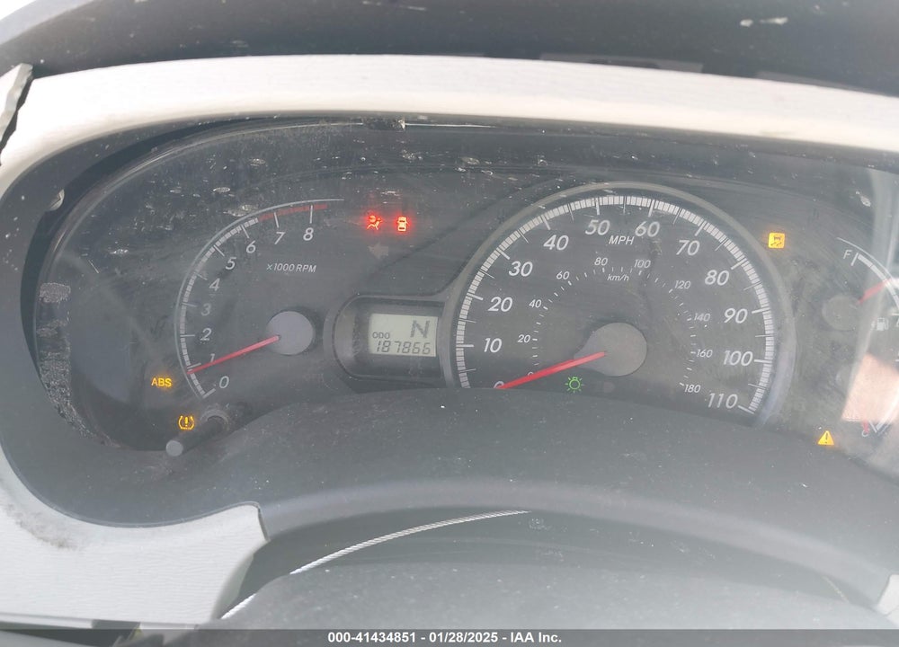 2011 TOYOTA SIENNA LE V6 VIN: 5TDKK3DC0BS140624