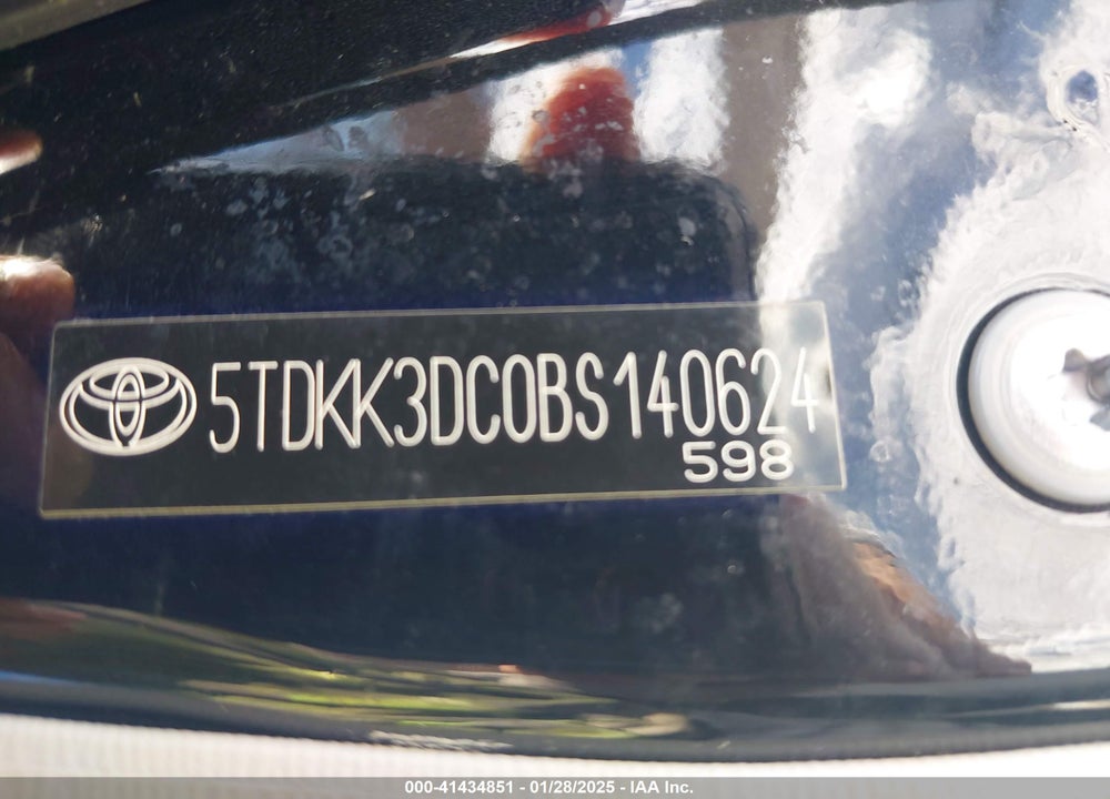 2011 TOYOTA SIENNA LE V6 VIN: 5TDKK3DC0BS140624