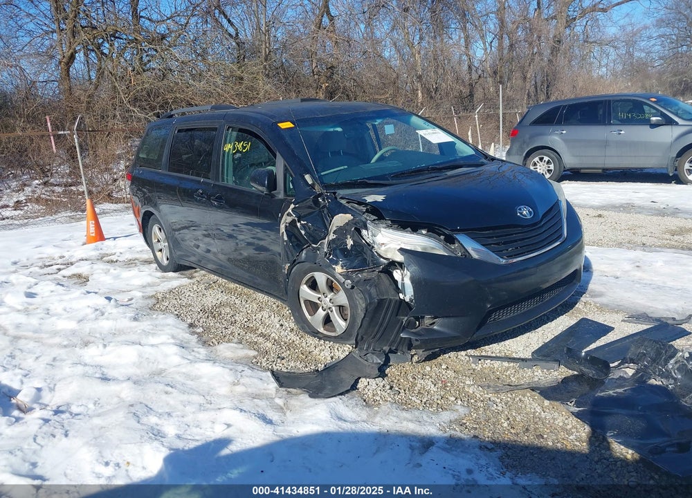 2011 TOYOTA SIENNA LE V6 VIN: 5TDKK3DC0BS140624