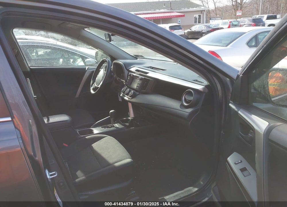 2016 TOYOTA RAV4 LE VIN: JTMBFREV3GJ068054