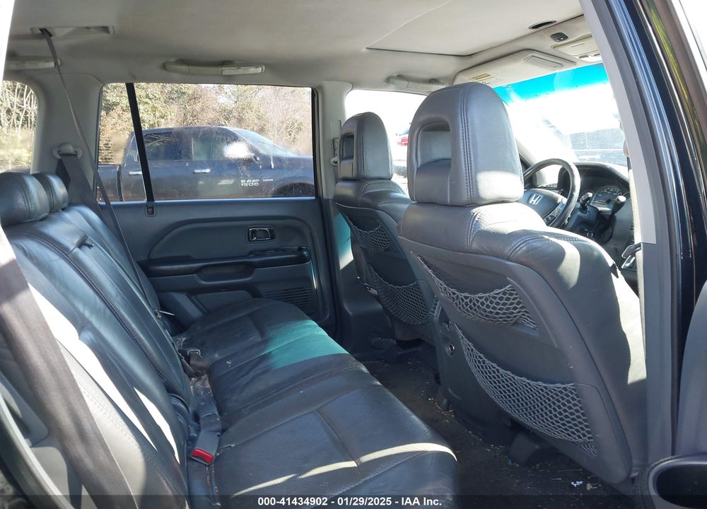2004 HONDA PILOT EX-L VIN: 2HKYF18584H558629