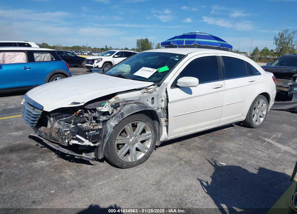 2013 CHRYSLER 200 VIN: 1C3CCBBB2DN656678