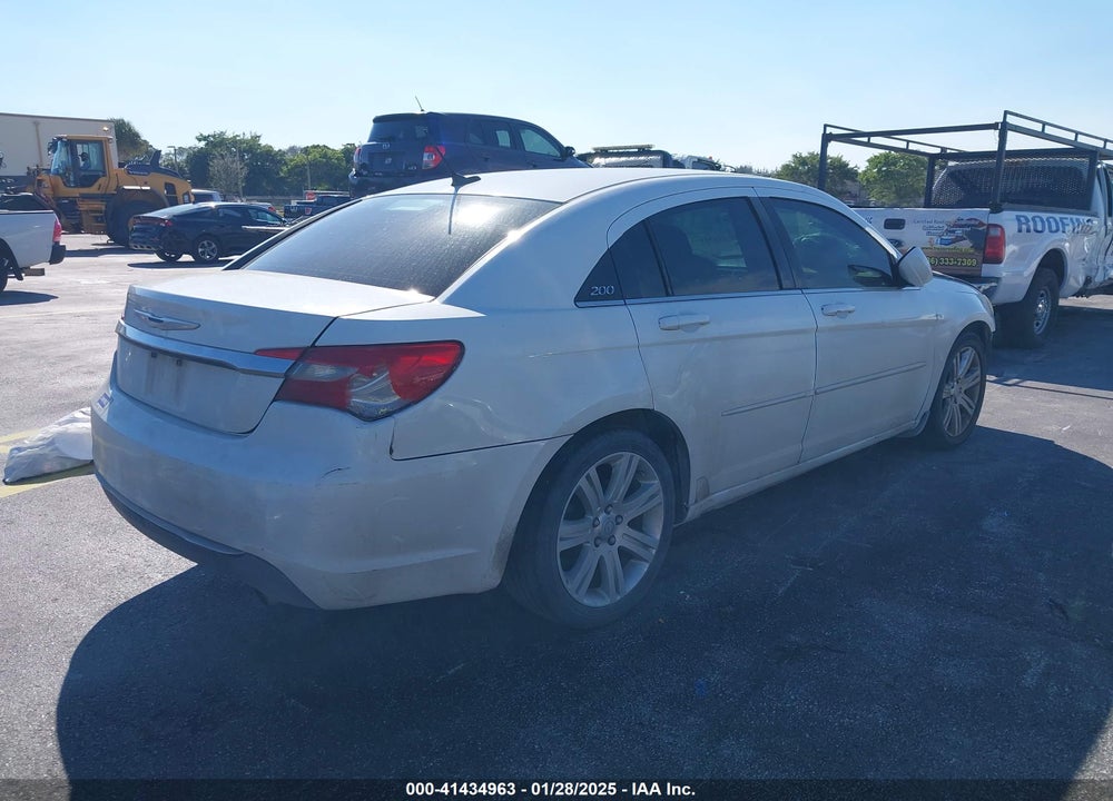 2013 CHRYSLER 200 VIN: 1C3CCBBB2DN656678