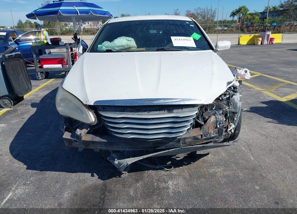 2013 CHRYSLER 200 VIN: 1C3CCBBB2DN656678