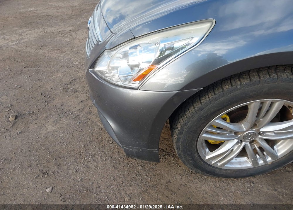 2015 INFINITI Q40 VIN: JN1CV6AR1FM522428