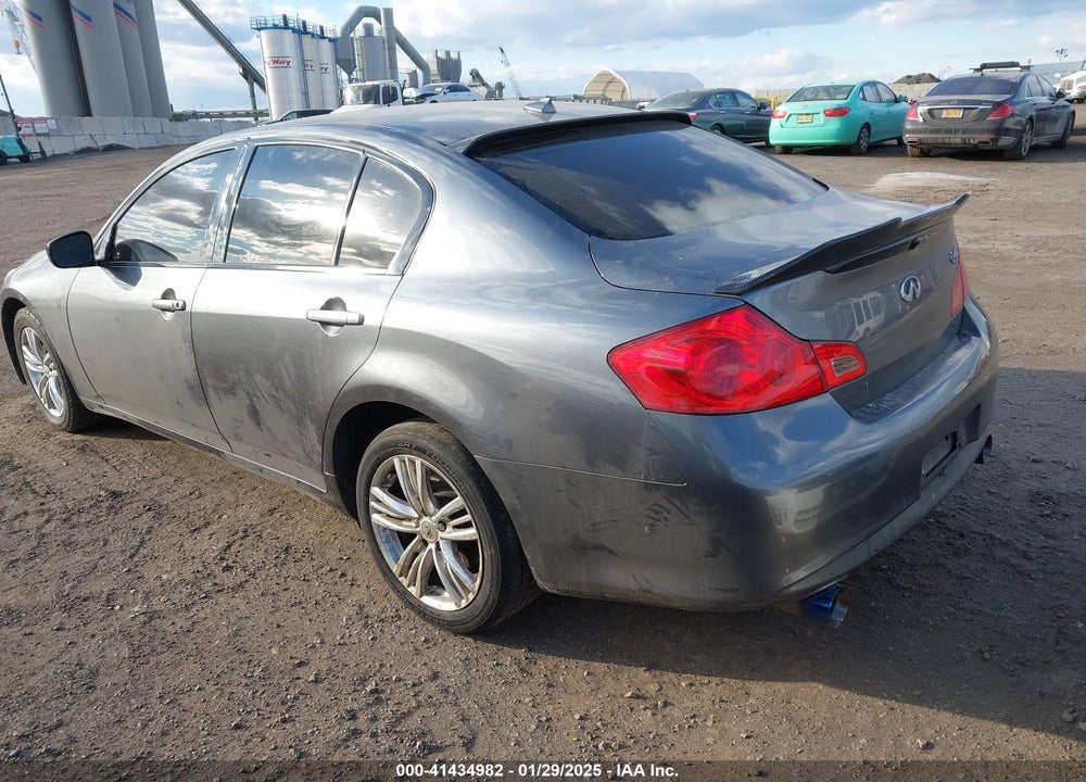 2015 INFINITI Q40 VIN: JN1CV6AR1FM522428