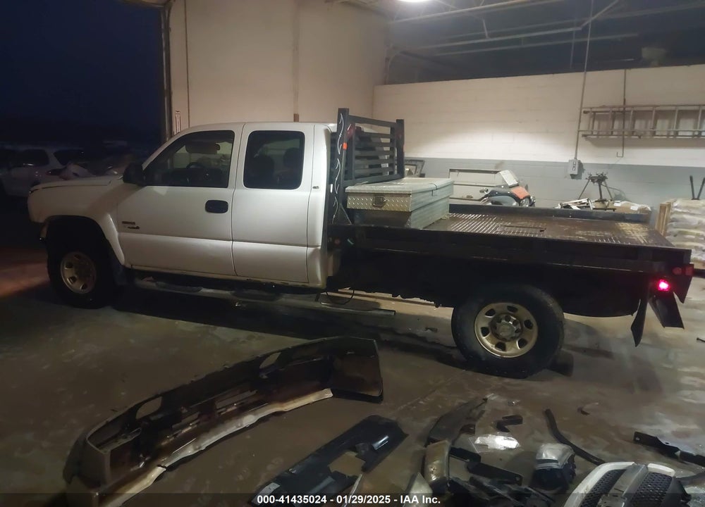 2004 CHEVROLET SILVERADO 3500 LS VIN: 1GCHK39284E265681