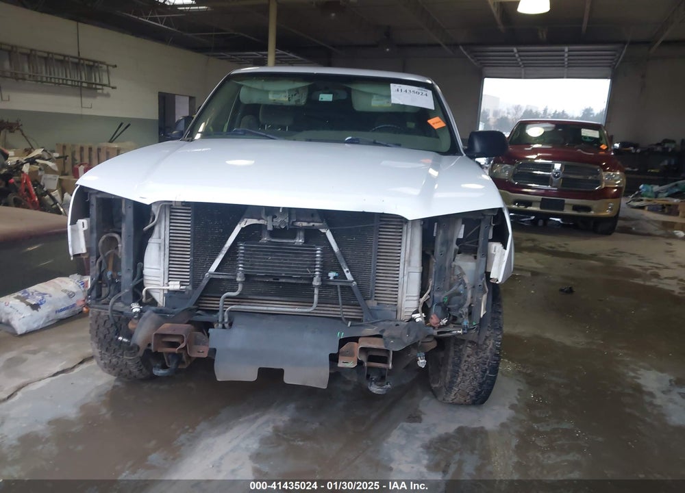 2004 CHEVROLET SILVERADO 3500 LS VIN: 1GCHK39284E265681