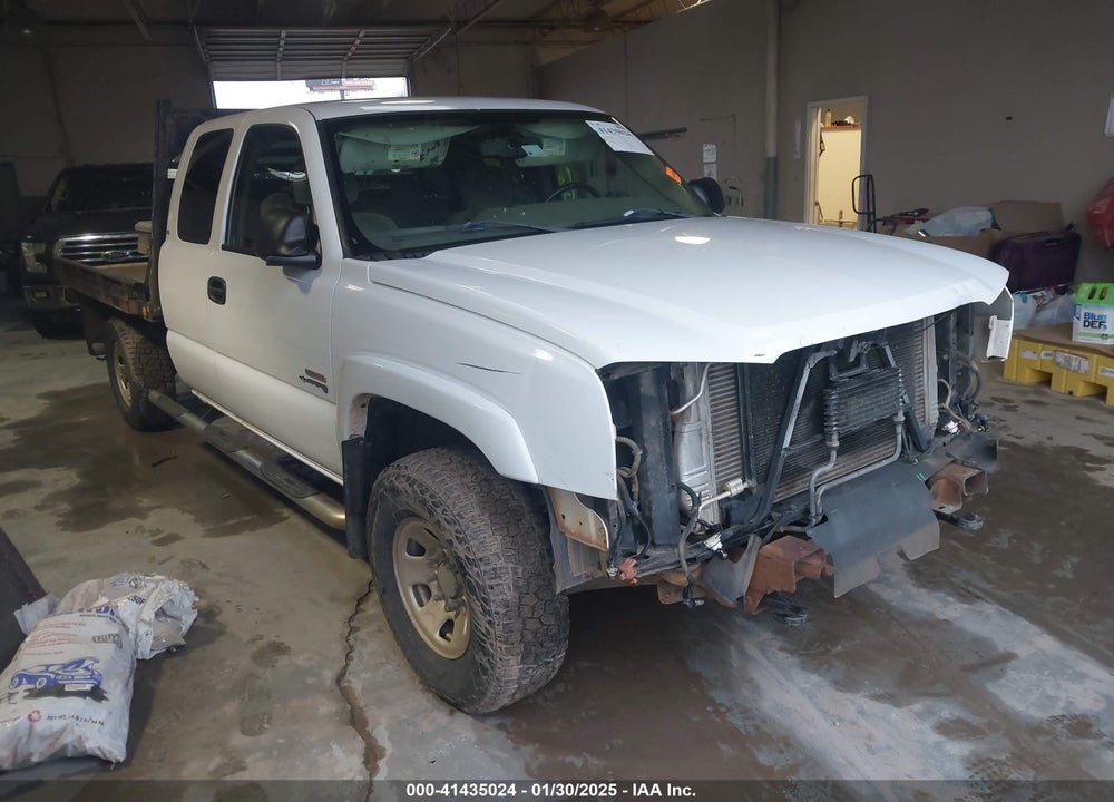 2004 CHEVROLET SILVERADO 3500 LS VIN: 1GCHK39284E265681