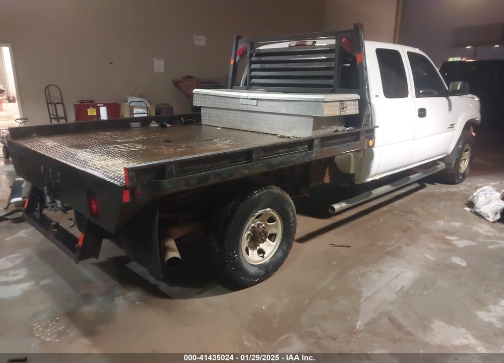 2004 CHEVROLET SILVERADO 3500 LS VIN: 1GCHK39284E265681