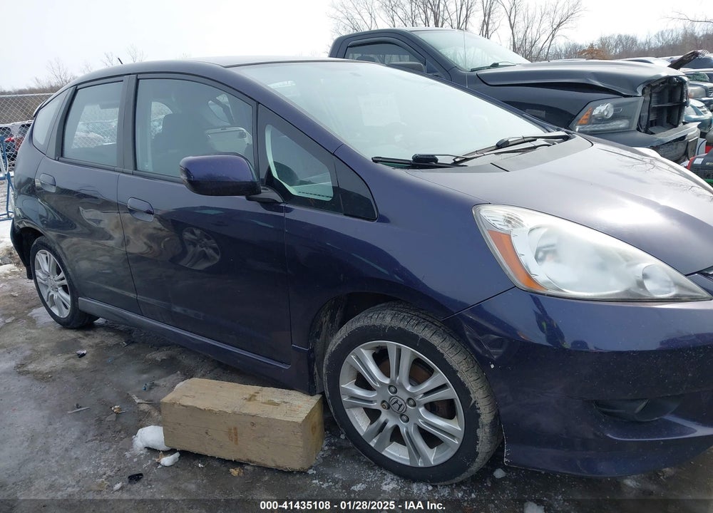2010 HONDA FIT SPORT VIN: JHMGE8H44AC030770