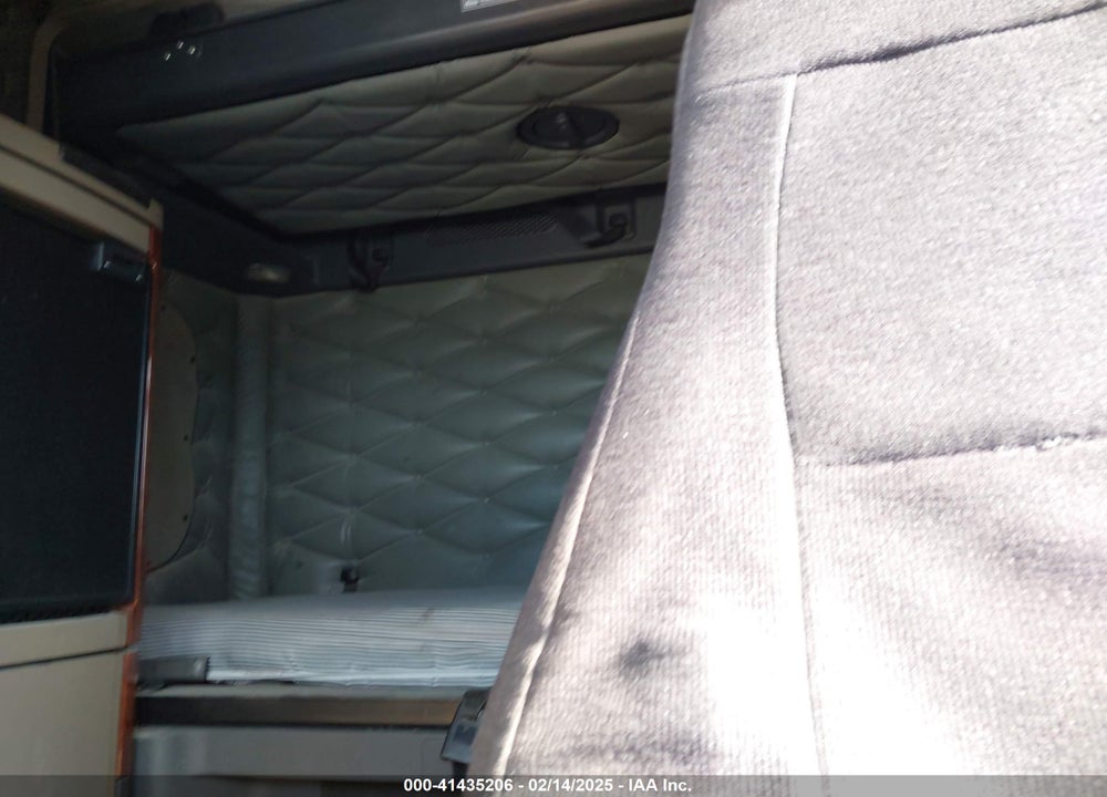 2017 FREIGHTLINER CASCADIA 125 --- VIN: 1FUGGLDR8HLHJ0645
