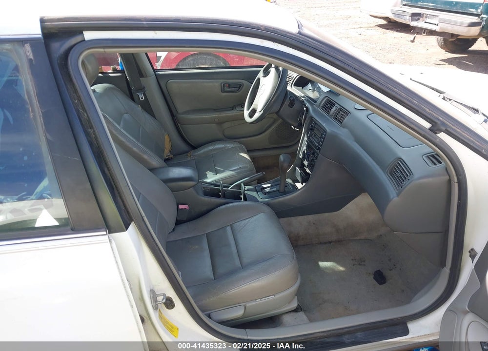1999 TOYOTA CAMRY LE V6 VIN: 4T1BF28K5XU932833