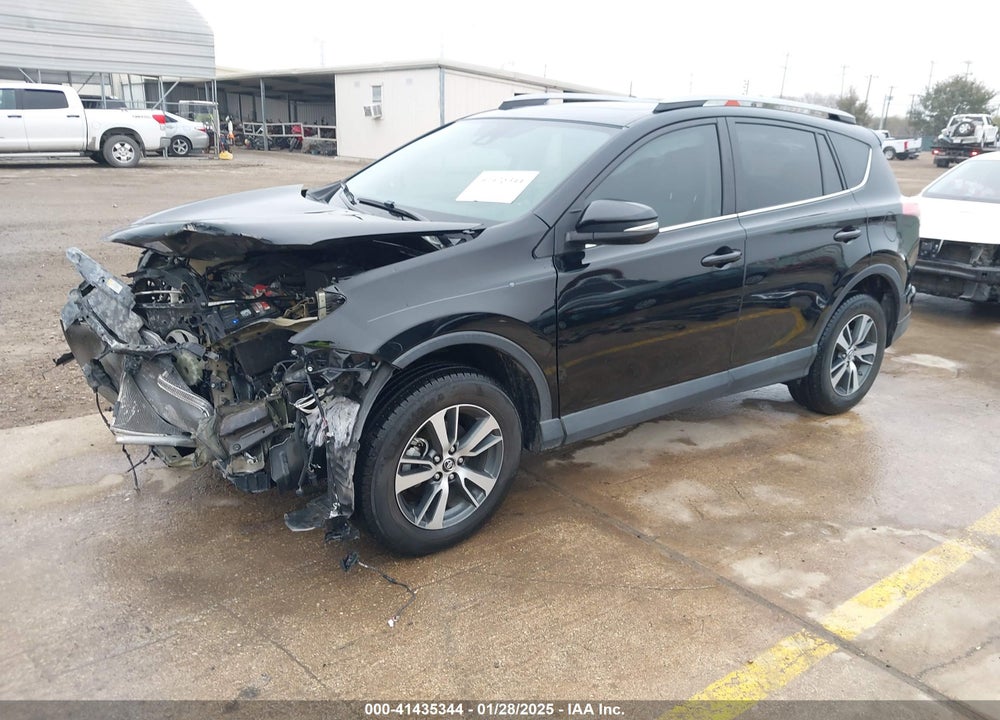 2018 TOYOTA RAV4 ADVENTURE/XLE VIN: 2T3WFREV8JW434875