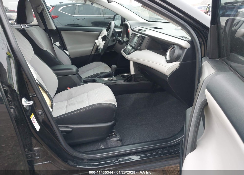 2018 TOYOTA RAV4 ADVENTURE/XLE VIN: 2T3WFREV8JW434875