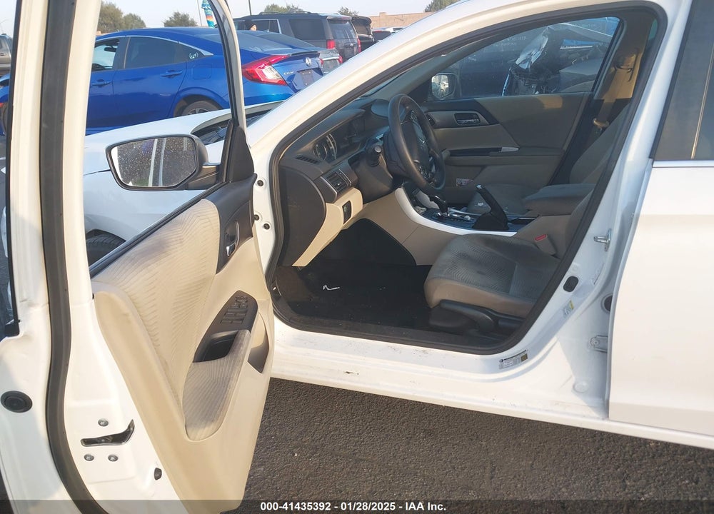 2015 HONDA ACCORD VIN: 1HGCR2F33FA153587