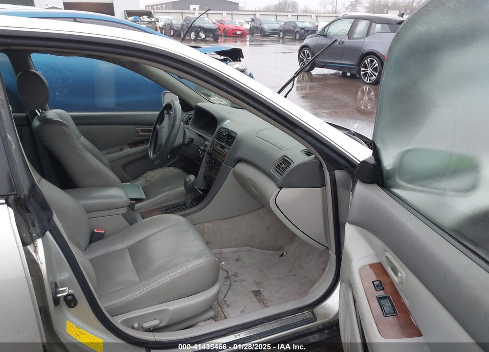 2000 LEXUS ES 300 VIN: JT8BF28G2Y0244683