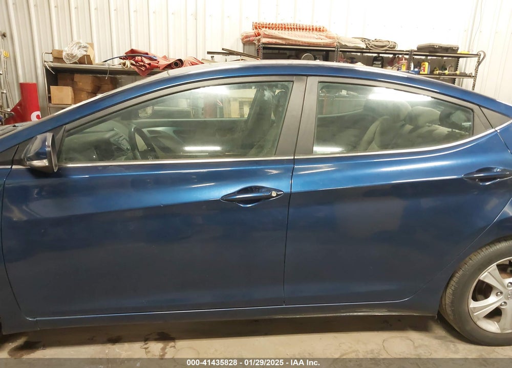 2016 HYUNDAI ELANTRA VIN: 5NPDH4AE4GH787575