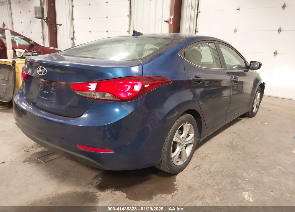 2016 HYUNDAI ELANTRA VIN: 5NPDH4AE4GH787575