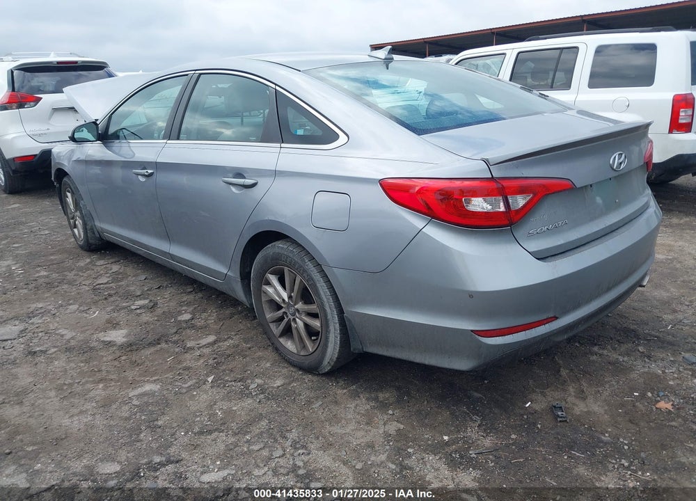 2015 HYUNDAI SONATA VIN: 5NPE24AF7FH251099