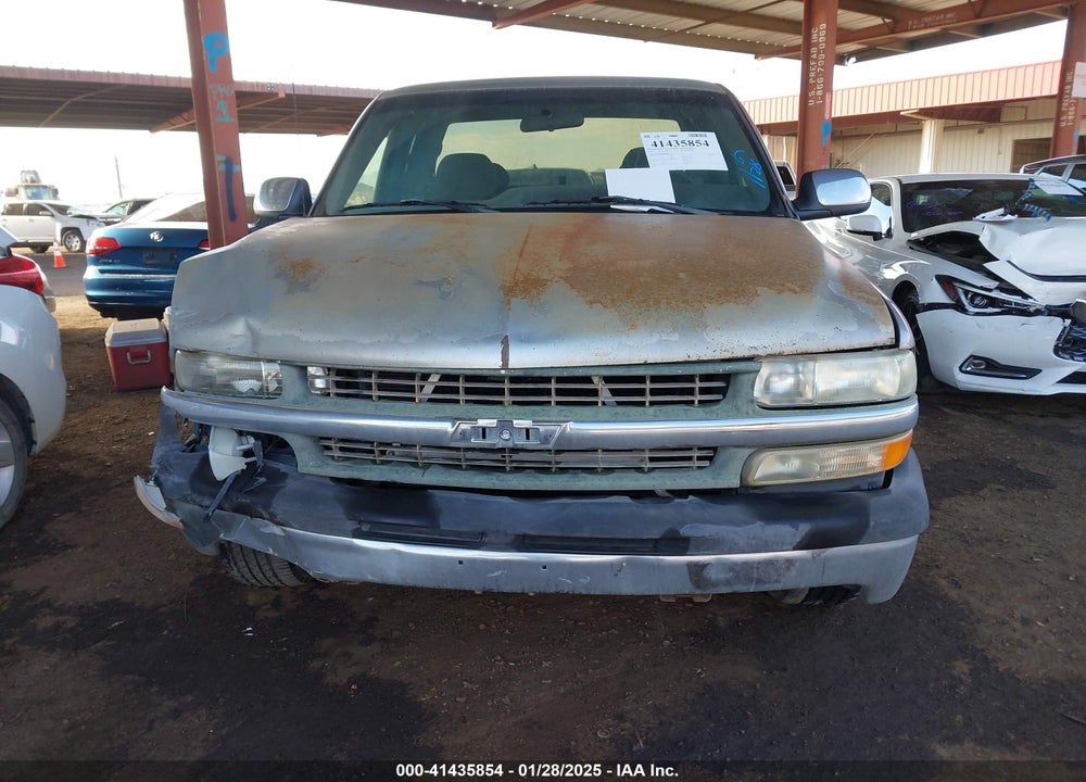 2001 CHEVROLET SILVERADO 1500 LS VIN: 2GCEC19VX11242351